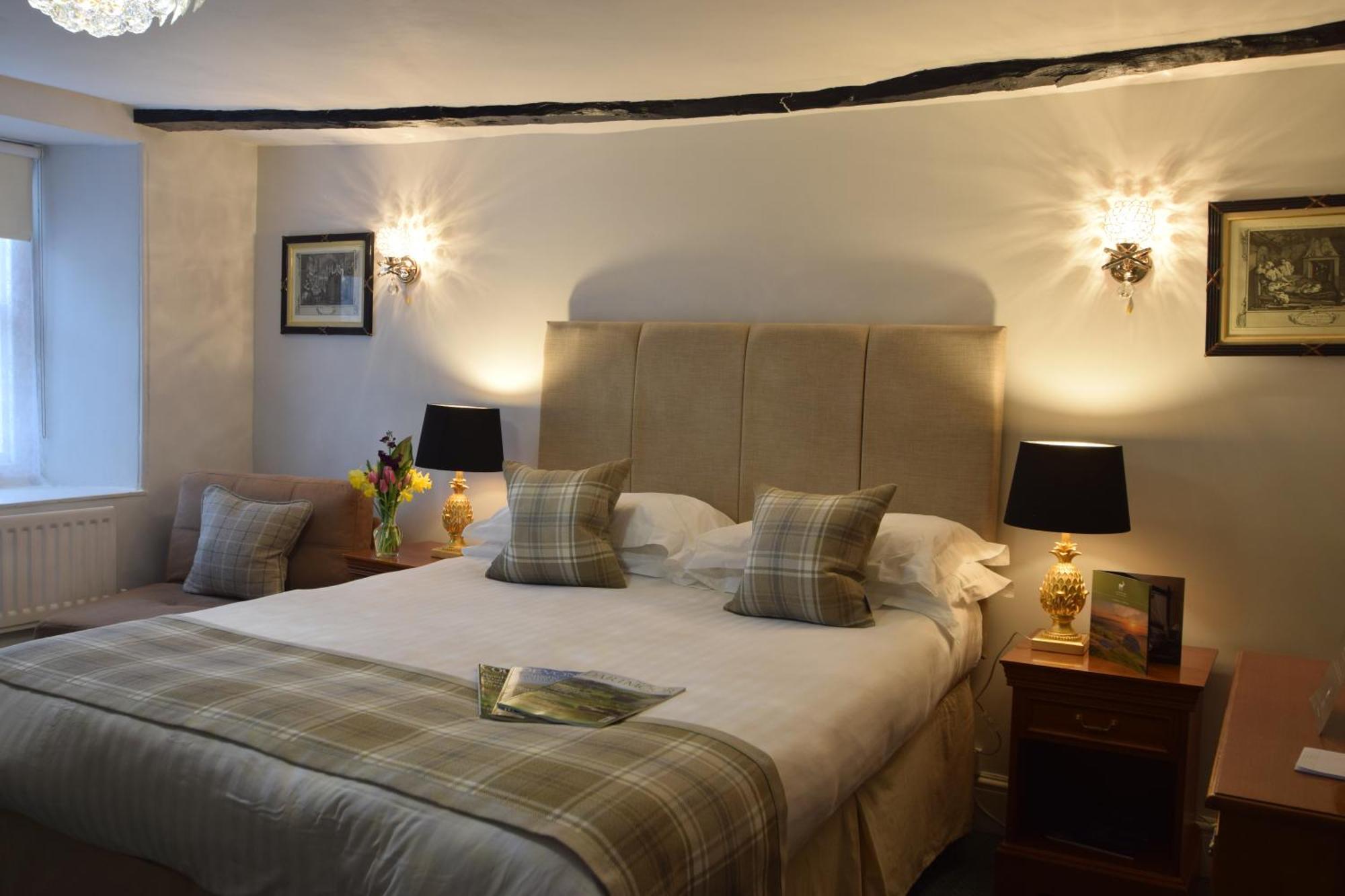 The White Hart Hotel Moretonhampstead Exterior photo